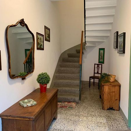 Casa Tiffany Tra Lago E Monti Манделло-дель-Ларио Экстерьер фото
